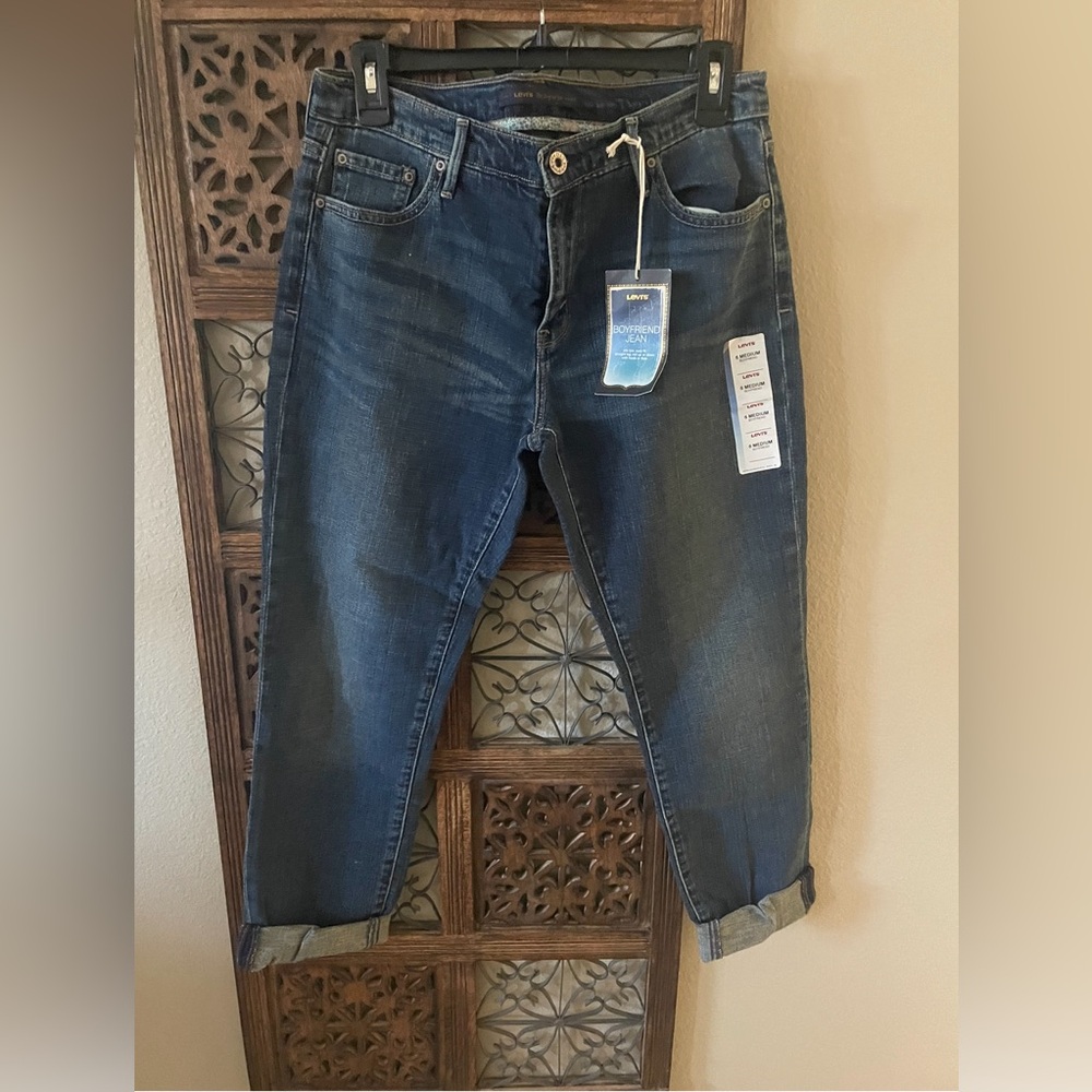 NEW Levi's Medium Boyfriend Jeans in Dark Blue with washed out features